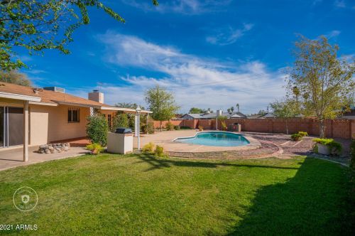 6243 Camelback Rd, Phoenix AZ 85033-1534 exterior