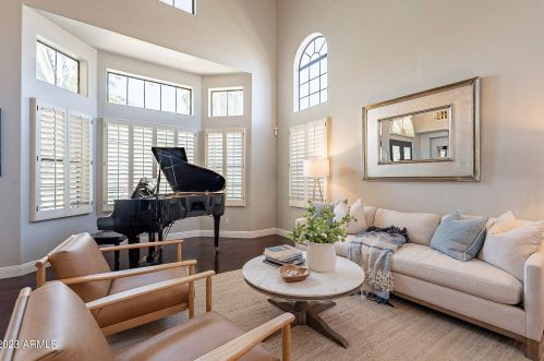 15801 37th St, Phoenix, AZ 85032-3913