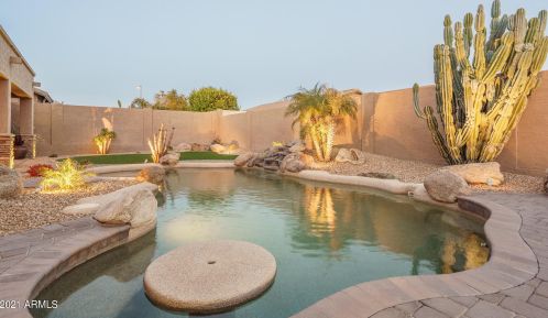 27417 60 Ln, Phoenix AZ 85035-4824 exterior