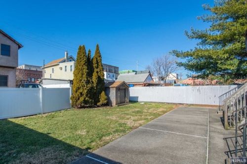 237 Stephens St, Belleville NJ 07109-3140 exterior