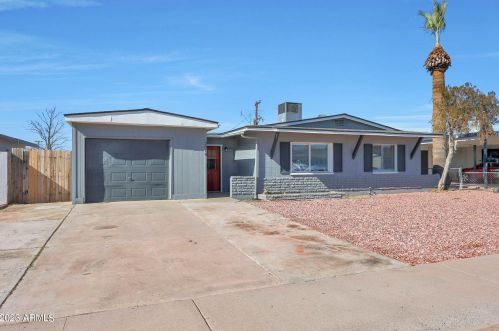 3018 81st Ave, Phoenix AZ  85033-4702 exterior