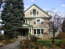 57 Hunnewell Ave, Newton, MA 02458-2236