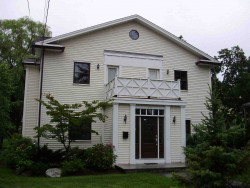 554 Grove St, Newton, MA 02462-1412