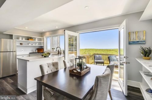 1525 Bay Dr, Shady Side MD exterior