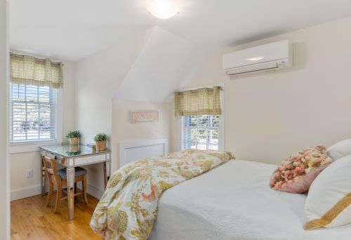 1359 Main St, Chatham MA 02633-2464 exterior