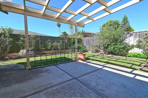 14297 Tiburon Rd, San Leandro CA 94577-6536 exterior