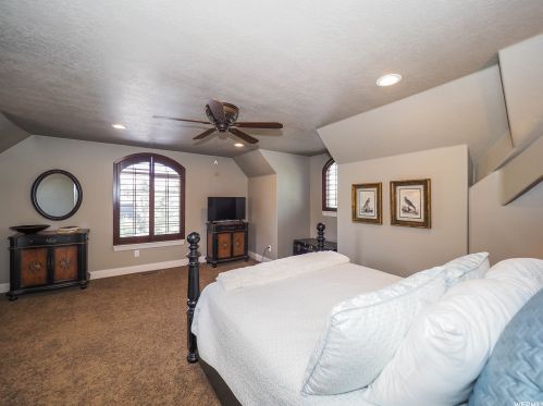 2161 Lorita Way, Sandy UT 84093-6514 exterior