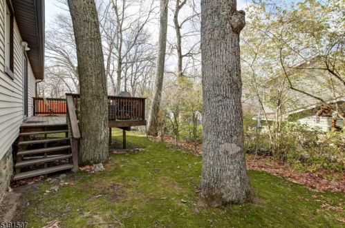 60 Voorhis Pl, Skyline Lakes NJ  07456-2153 exterior