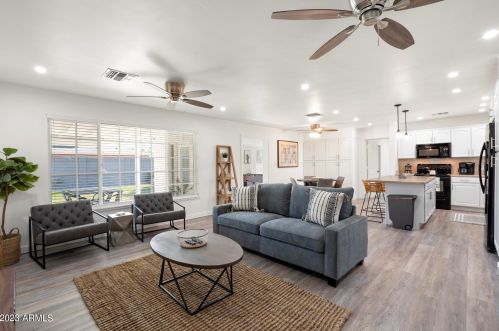 1801 Bethany Home Rd, Phoenix AZ  85015-2512 exterior