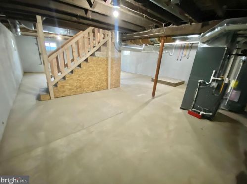 910 Boundary Rd, West Deptford NJ  08096-6571 exterior