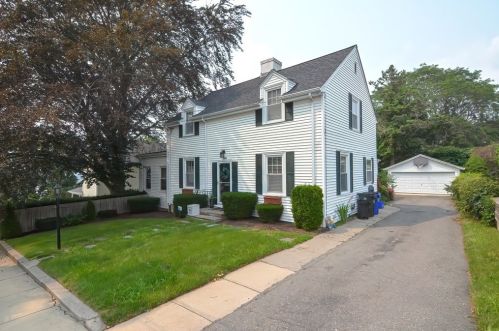 130 Martha St, Fall River, MA 02720-4216