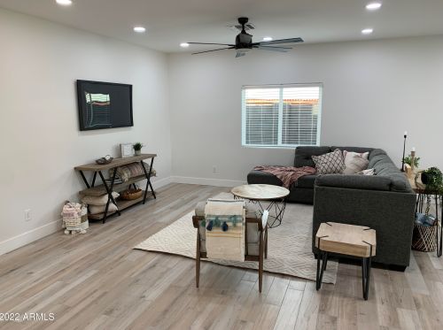 2022 22 Pl, Phoenix AZ 85042-8100 exterior