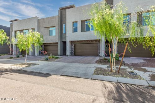 25420 19th Dr, Phoenix AZ  85085-5380 exterior