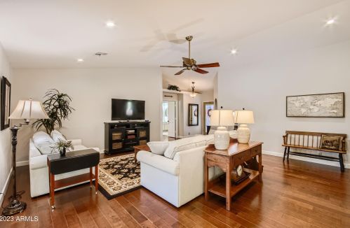 14842 42 Way, Phoenix AZ 85042-5211 exterior