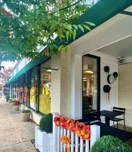 208 Winding Way, Little Silver NJ 07739-1763 exterior