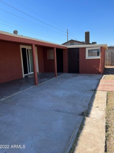 2102 71 Ave, Phoenix AZ 85033-1460 exterior