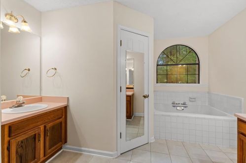 110 Pond Dr, Stockbridge GA 30281-5192 exterior