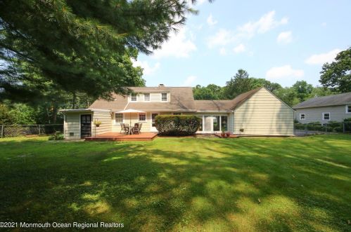 302 Prospect Ave, Little Silver, NJ 07739-1346