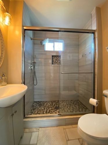 16 Dyer Ave, Whitman MA 02382-2408 exterior