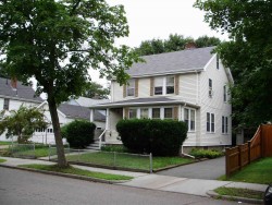 10 Melbourne Ave, Newton, MA 02460-1222