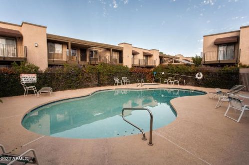 2228 Campbell Ave, Phoenix AZ  85015-4439 exterior