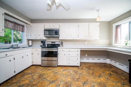 5 Roland Ave, Fall River MA  02726-2639 exterior