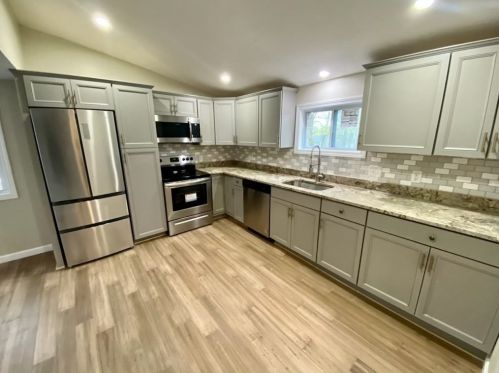 9 Oakview St, Worcester MA  01605-2014 exterior