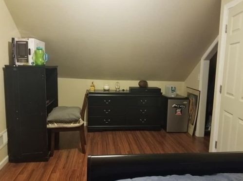 49 Pleasant St, Montgomery MA 01085-3736 exterior