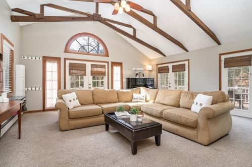 58 Everett St, Norfolk MA 02056-1634 exterior