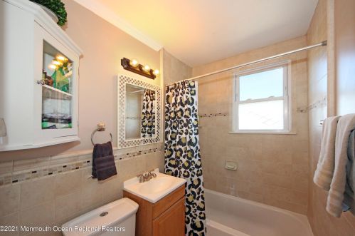 105 Barker Ave, Tinton Falls NJ  07724-2942 exterior