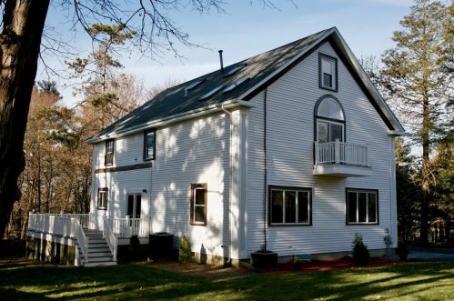 1717 Canton Ave, Milton, MA 02186-2313