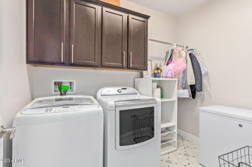 1646 Blaylock Dr, Phoenix AZ 85085-6323 exterior