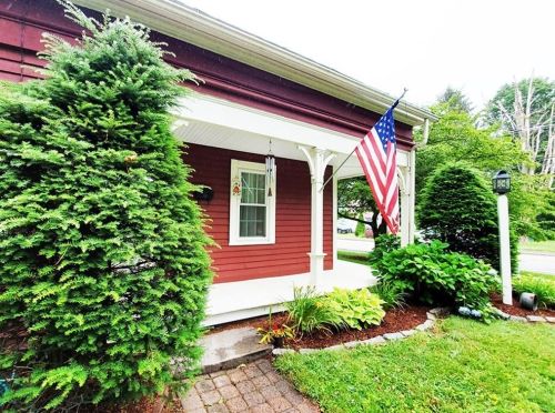 22 South St, Shrewsbury, MA 01545-3026