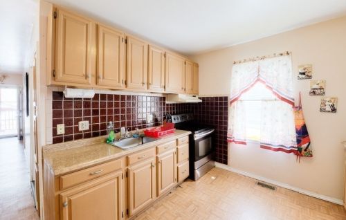 25 Merrick St, Worcester MA 01609-1837 exterior