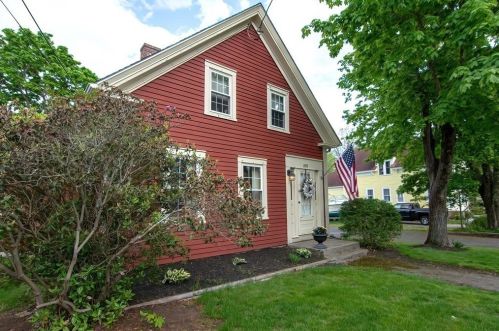 2135 Pleasant St, Dighton, MA 02715-1503