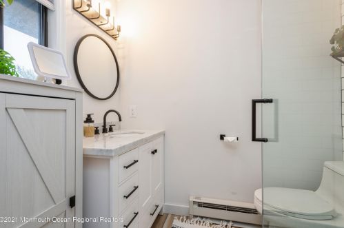 6 Tower Hl Dr, Tinton Falls NJ 07701-2473 exterior