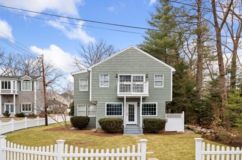 399 Edgemere Rd, Lynnfield, MA 01940-1354