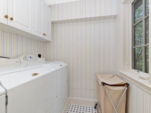 77 Montrose St, Newton MA 02458-2718 exterior