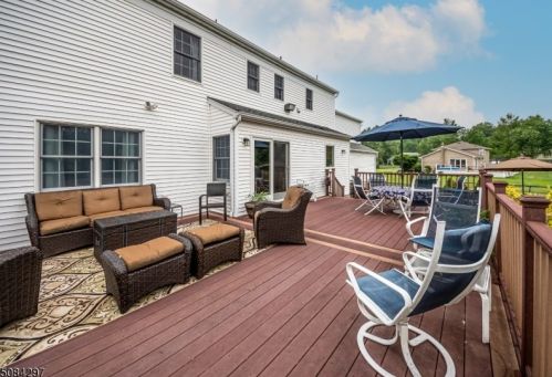 4 Bayberry Ln, Dover NJ 07869-3837 exterior