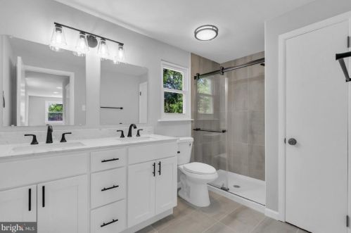 23 Wellington Pl, Burlington NJ  08016-3329 exterior