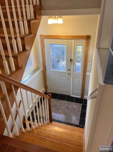 4 Mahan St, Tenafly NJ  07670-1822 exterior