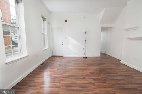 614 6 St, Philadelphia PA 19147-2128 exterior