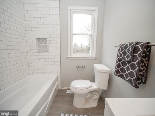 145 Crown Point Rd, West Deptford NJ  08093-1131 exterior