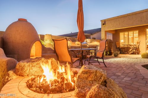 27417 60 Ln, Phoenix AZ 85035-4824 exterior