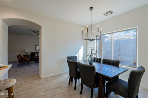 603 Beautiful Ln, Phoenix AZ 85042-7074 exterior