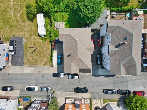 74 Clark St, New Bedford MA 02740-7021 exterior