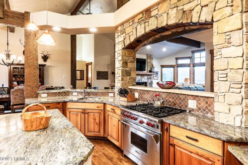 3382 Westview Trl, Park City UT 84098-6342 exterior