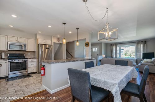 41 Holly Dr, West Deptford NJ 08096-3317 exterior