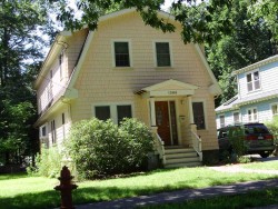 1385 Walnut St, Newton, MA 02461-1851