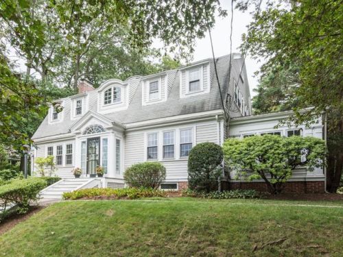 592 Chestnut St, Newton, MA 02468-1614